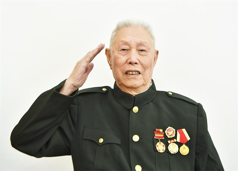 王坤明.jpg