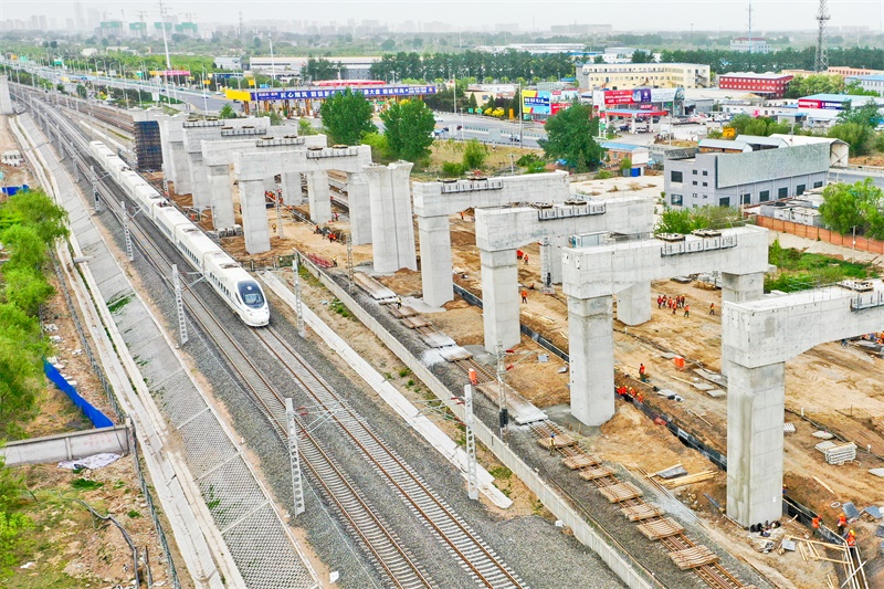 高铁和城际铁路建设为重点之一的京唐铁路正在建设中.JPG