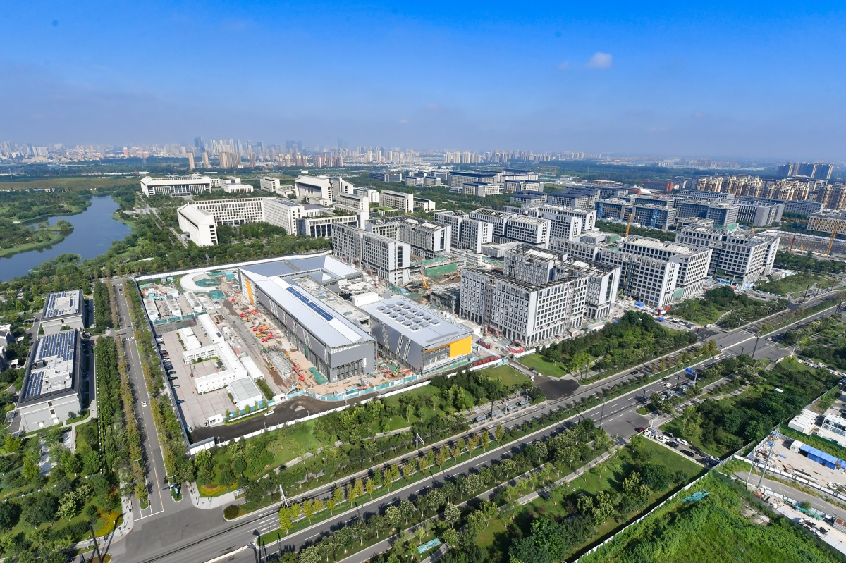 第2个小标题——城市服服中心行政办公区树立了城市绿色运行模式新标杆（备用）.PNG