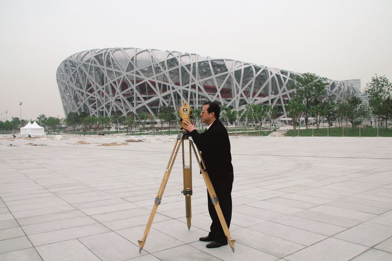 杨伯钢3奥运鸟巢测量(1).jpg