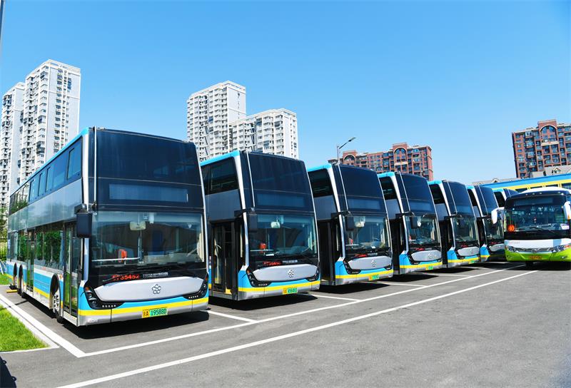 新能源公交车 (1).JPG