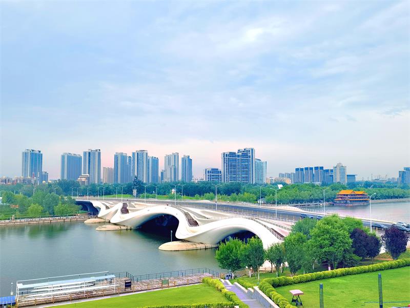 千荷泻露桥.jpg