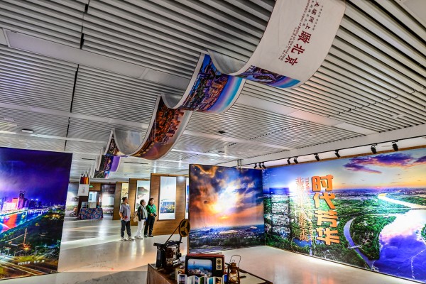 1764686447790622.jpg 区图书馆摄影展 (1).jpg